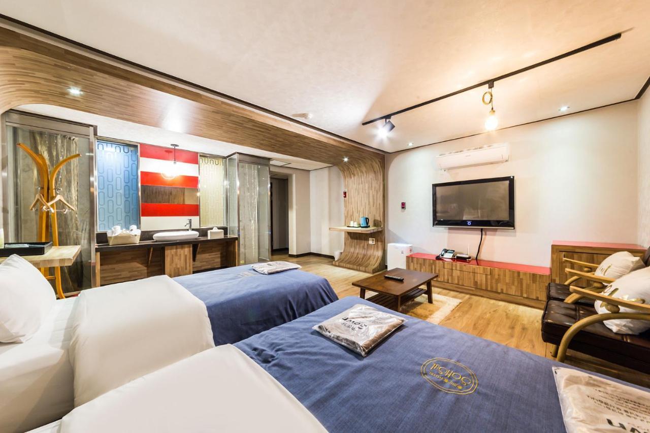 Chuncheon Sohsul Hotel Bagian luar foto