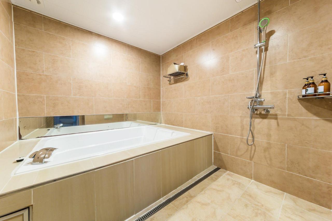Chuncheon Sohsul Hotel Bagian luar foto