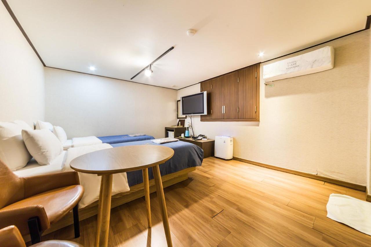 Chuncheon Sohsul Hotel Bagian luar foto