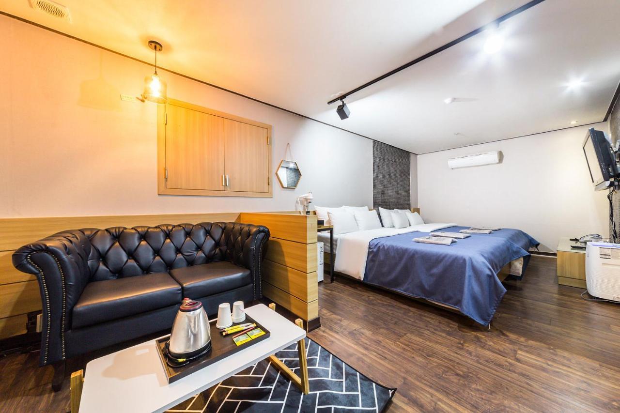 Chuncheon Sohsul Hotel Bagian luar foto