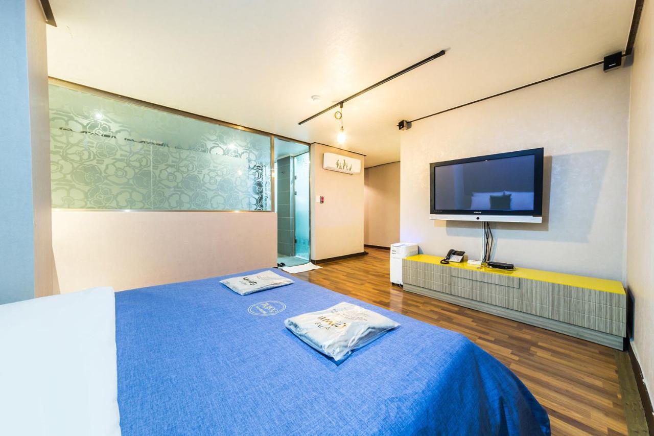Chuncheon Sohsul Hotel Bagian luar foto